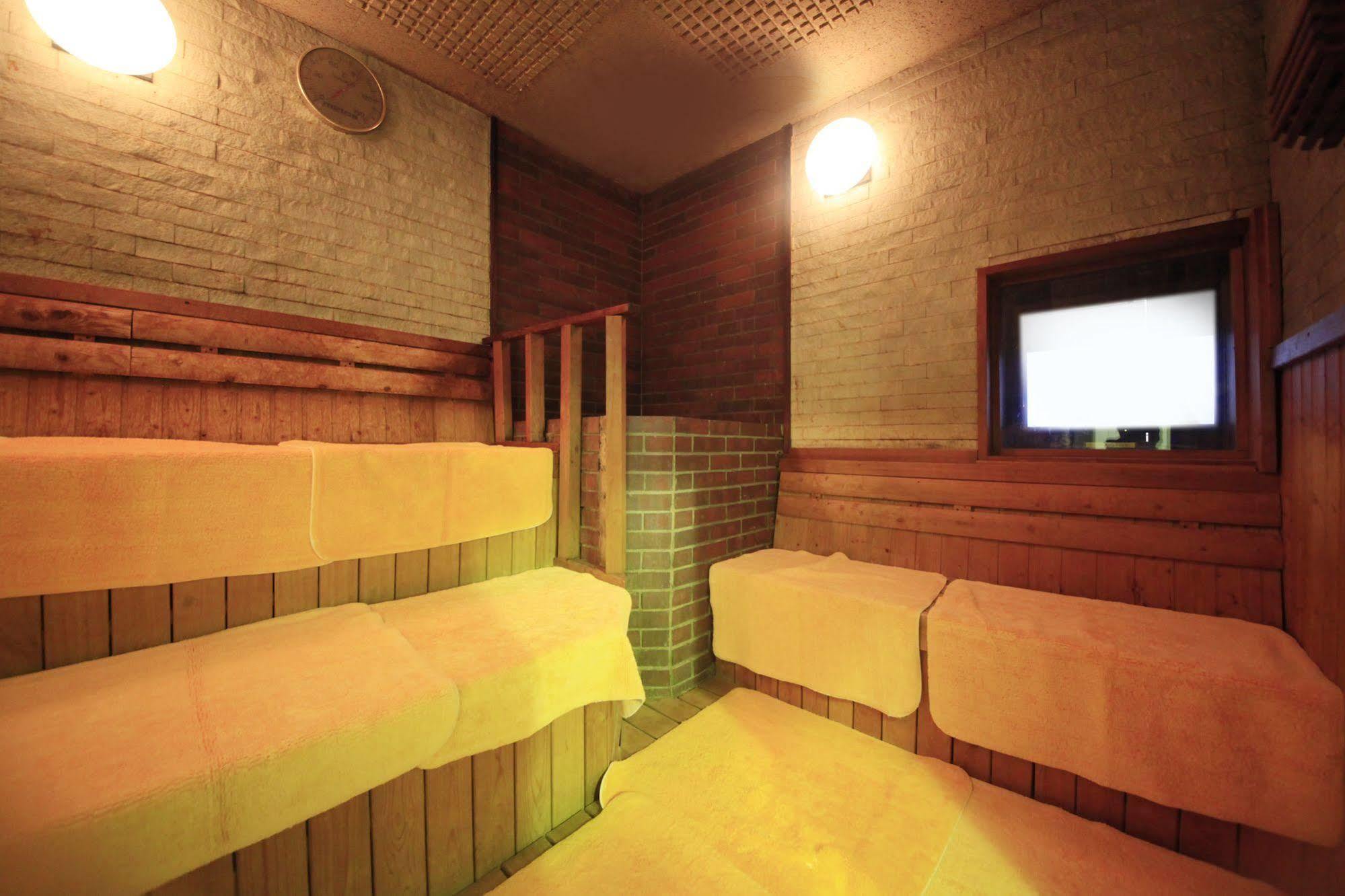 Ueno Station Hostel Oriental Ⅲ Tokyo Esterno foto